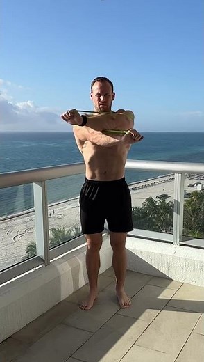 Banded Crossover Chest Press