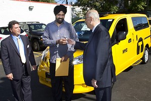 VIDEO REPORT: First Nissan Taxi Sold in New York City is Picking Up Fares