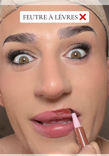 Application parfaite du feutre à lèvres : Guide étape par étape