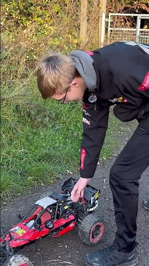 HUGE gas rc car Rovan Rofun HPI Baja 5b