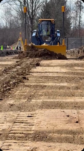 Everlast Landscape Group on Instagram: "Introducing the John Deere 333p CTL (Compact Track Loader) ⚠️ Machine Specs Below: Equipped with: @johndeere ✔️ John Deere grade control ✔️ John Deere 2D laser system The P Series is the new premier dozer line from John Deere. The P-Tier dozers have been upgraded with versatility and efficiency in mind, equipped with strategic enhancements for increased operational productivity and fuel savings. •Gross Rated Power: 80.9 kW (108.5 hp) •Net Peak Power: 78.9 