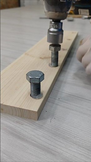 DIY Wooden Clothes Hanger Ideas #wood #carpentry #craft