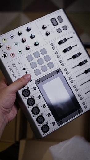 Unboxing da Zoom Podtrak P8🎙 #zoompodtrak #unboxingvideo #unboxing #audiovisualbrasileiro #audiovisual #audio #podcast #equipamentopodcast #microfones #interface