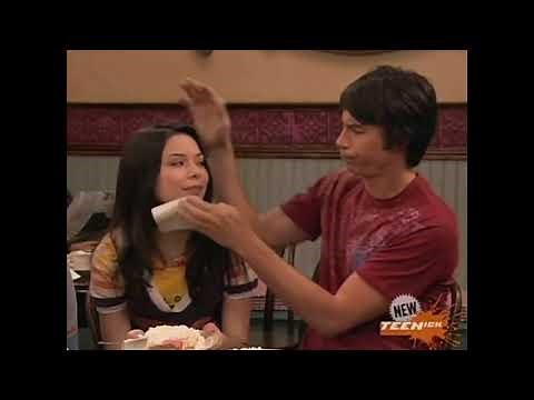 [iCarly] Carly's Eating Pie