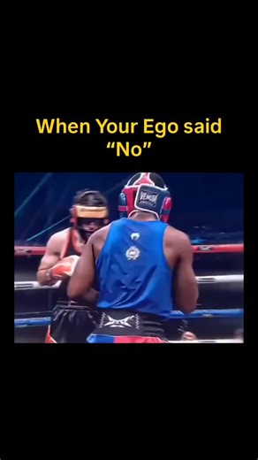 Blood Nation on Instagram: "This 17-second clip captures a raw moment of fighting spirit as a boxer continues the match despite appearing to suffer a shoulder dislocation. During the exchange, the fighter’s arm visibly shifts out of position, instantly limiting his mobility and power. Instead of stepping back or signaling for medical attention, he pushes forward, relying purely on toughness and determination to stay in the fight. The moment highlights the intense mentality often seen in combat s