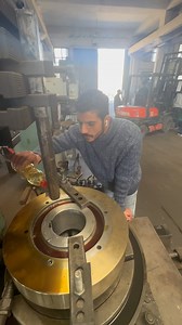 9.9K views · 233 reactions | Opening up a keyway slot on this bronze gear using a vertical slotting machine ⚙️️ #machining #turning #manualmachinist | مصنع الجندى للصناعات المتطورة-El Gendy for Advanced Industries | Facebook