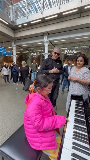 595K views · 6.4K reactions | Little Girl In Pink Tries The Public Piano For The First Time #boogiewoogie | Dr K Boogie Woogie | Facebook
