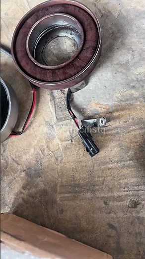 Difference between magnetic clutch xtrail t30 and t31 #carairconditioning