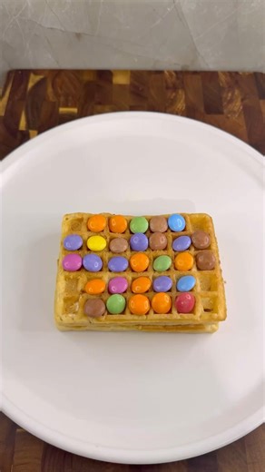 Smarties and Kinder Waffle 😋 🧇 #kinder