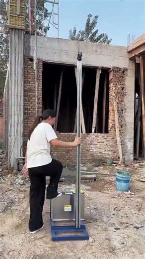 #A master at mounting# glazed tiles on roofs#trending #youtubeshorts #viralvideo #shortvideo