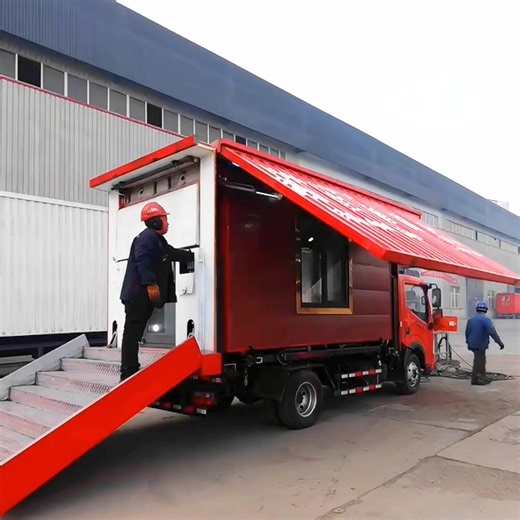 Versatile Miniature Mobile Truck-Mounted Restaurant