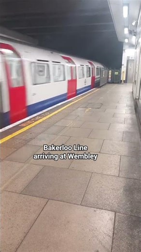 Bakerloo Line arriving at Wembley #london #trains #trainspotting #bakerlooline