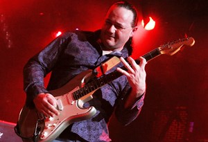 GARY MOORE's Younger Brother CLIFF MOORE To Release '2020 Vision' Album