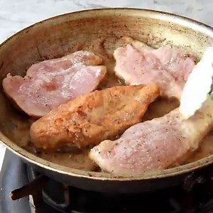 This creamy lemon sauce is EVERYTHING!!! http://www.recipetineats.com/creamy-lemon-chicken/ | RecipeTin