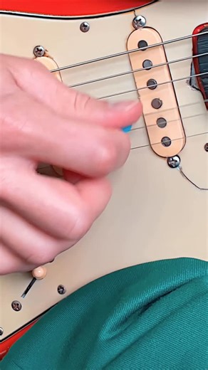 Emanuel Hedberg | Picking some Scuttle Buttin’ 😎 Lesson for this song - by SRV - available on Patreon 👍 Info Below 👇 The lesson provides a step-by-step guide... | Instagram