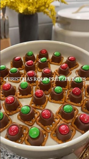 Christmas Rolo Pretzel Bites 🥨🍫🎄 #viralvideo #cooking #viralshort #food #dessert #viralreels