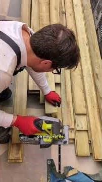How we covered our neighbours old fences... #gardendesign #fences #homehacks #diyideas #gardening