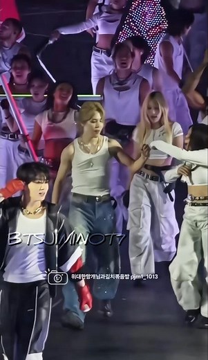 Jimin And The Dancer Shared A Fist Bump🥰🔥With Each Other's This So Cute😭💜