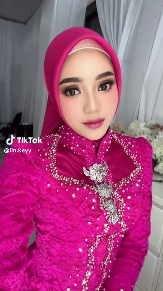 linkeyy (@lin.keyy)’s videos with Look how pink so pretty - no music sounds 🇰🇭