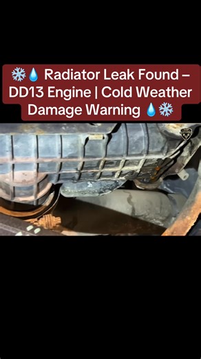 During inspection on this DD13 engine, our specialist tech identified an active radiator leak. As temperatures drop, cooling system components that are already aged or weakened — like radiators, hoses, and coolant tanks — are much more likely to crack or fail.💡 Why radiator leaks are common in cold weather:• Metal and plastic components contract in low temperatures ❄️• Old radiators develop micro-cracks that open when cold• Hardened seals and hose connections lose flexibility• Pressure changes 