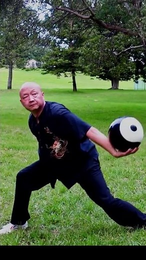 Kung Fu Training 2022 – Tai Chi Ball – Tai Yi Tai Chi Ball basic form - by Master Yunkuo Wang 太乙太极球