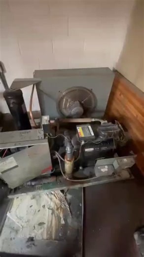 When is it time to replace your HVAC system? ⚠️ Here’s a simple rule many homeowners don’t know:  If the repair costs more than 40% of a new system, replacement usually makes more sense. Why? • Old systems break again • Efficiency keeps dropping • Bills keep going up Sometimes fixing isn’t saving — it’s delaying the inevitable. Not sure which option is smarter for your home? DM us — we’ll help you decide honestly  | BSG Air Service | Facebook