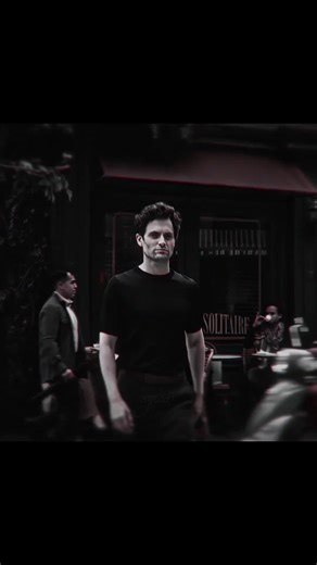 s ʏ ᴡ ᴀ x on Instagram: "日本利用壓電瓷磚將腳步轉化為電能。這些瓷磚捕捉來自你腳步的動能。當你行走時，你的重量和動作會對瓷磚產生壓力。瓷磚會輕微彎曲，從而產生機械應力。瓷磚內部的壓電材料將這種應力轉化為電能。每一步都會產生少量電荷，而數百萬步結合在一起就能產生足夠的電力來驅動 LED 燈、數字顯示屏和傳感器。 在像澀谷車站這樣繁忙的地方，每天大約有 240 萬個腳步為這一系統作出貢獻。這些電能可以被儲存或立即使用，從而減少對傳統電力來源的依賴，並支持可持續的城市基礎設施。這種方法將日常運動轉化為實用的可再生能源。 #日本 #知識 #事實 #你知道嗎 #推薦 #科技 #創新 #歷史 #技術 #實驗 #熱門"