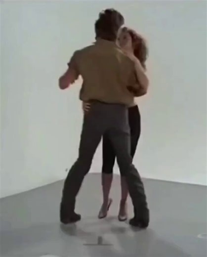Patrick Swayze & Jennifer Grey rehearsing various dance scenes for 'Dirty Dancing' 1987.🕺💃