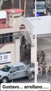 Así fue el enfrentamiento entre marinos en puerto Vallarta. | La Barra De Gustavo Arrellano
