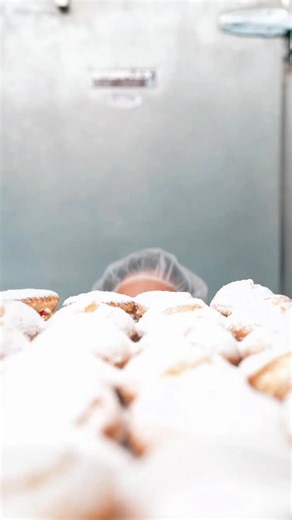 @buffinbakery on Instagram: "WHO LOVES BAKING?! Well… you already know we do here at Buffin Bakery 🧁💪 🎁 DAY 2 GIVEAWAY: ONE winner will receive: • A KitchenAid Mixer • 5 tubs of our Buffin Muffin Protein Isolate HOW TO ENTER: ✔️ Follow @buffinbakery & @hummusfit ❤️ Like this post 👯‍♀️ Tag 3 friends below ⏰ Giveaway closes in 24 HOURS — winner announced tomorrow! And don’t worry… 👀 Let’s see if @hummusfit can beat this with their giveaway tomorrow 😮‍🔥"