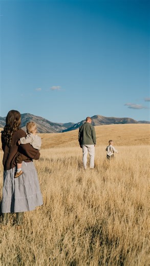 Lisa Teuscher on Instagram: "Are we team Dyson or team shark when I comes to vacuums?! #errandswithme #errands #homegoods #costco #sahm"