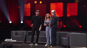 Wings trough Tower Bridge