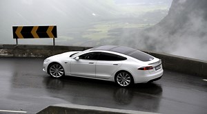 Tesla: first fatal accident with automatic pilot