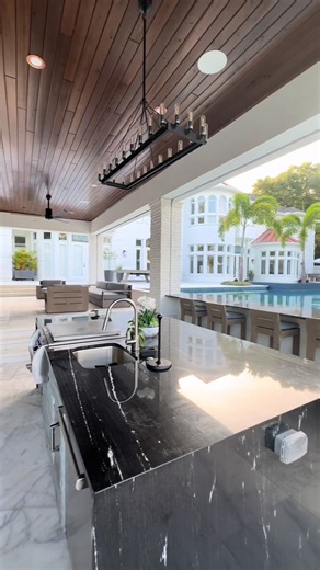 When people say the perfect outdoor entertainment space doesn’t exist….think again 🔥 #RyanHughesDesign #OutdoorLivingRedefined #luxuryhomes