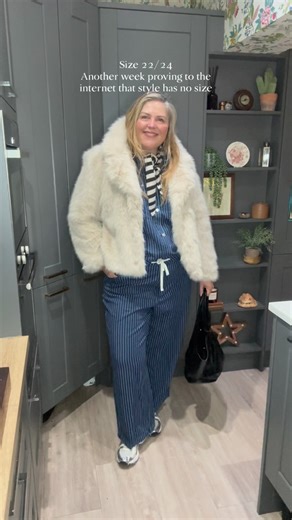 Caroline Sigamoney | What I wore this week, which outfit is your favourite? 🤔 #plussizefashion #whatiworethisweek #curvyfashion #over40style #undimyourlight | Instagram