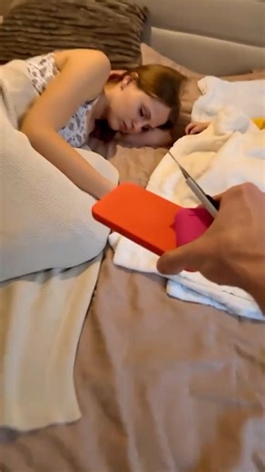 156K views · 3.9K reactions | ASMR leather crafting vibes ✨ making a phone and AirPods case from real leather — every sound hits | Torross.crafted | Facebook