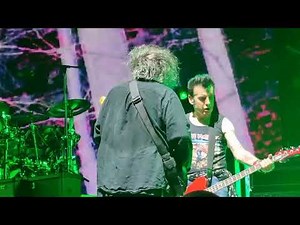the Cure - A Forest - Bass Solo - Simon Gallup - Berlin, 18.10.2022