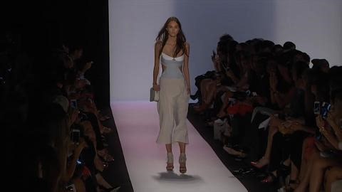 Les meilleurs moments du défilé BCBG Max Azria printemps-été 2014