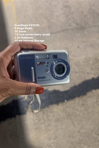 Showcasing Vintage Cameras: EasyShare CX7530