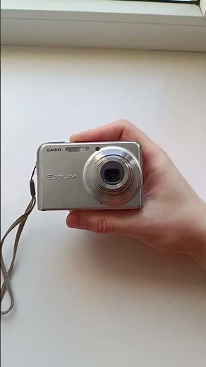 💿 Ultra slim cam — Casio Exilim EX-S880 compact digital camera #Y2K #2000s #Digicam
