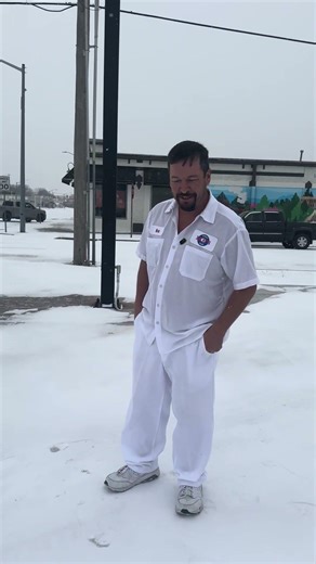 Snow problem. Just donuts #snow #donuts #fyp #weather #food #cooking #baking #camoflauge #open #fyi