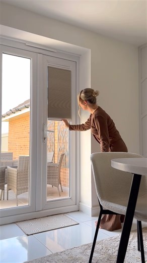 Peel. Stick. Shade. It’s that simple. 🛠❌ Our Stick on Blinds are perfect for anyone who wants a quick and stylish window glow-up. 🌿 Here’s our_midfordhome87 installing the DuoShade Beige Thermal Blind, a cosy choice for helping to keep the heat in and cold out this autumn. 👇 Any questions? Let us know in the comments. Or find out more here: https://bit.ly/3Kn7flF | Blinds 2go