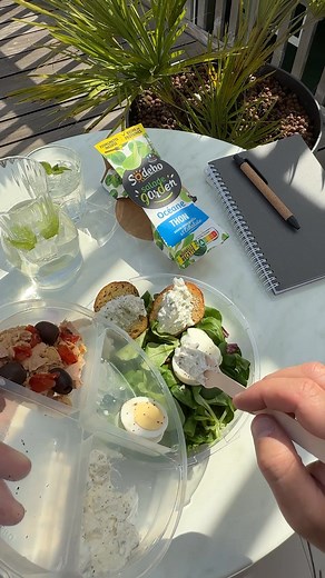 Nouvelle Salade Garden Océane 🥗🐟 Une recette ultra fraîche avec de nombreux ingrédients ! Le thon, les œufs, le fromage blanc, les tartines grillées… Et vous, vous commencez par quoi ? 😛 #GardenOcéane #TeamThon #salade #lunch #foodlover | Sodebo
