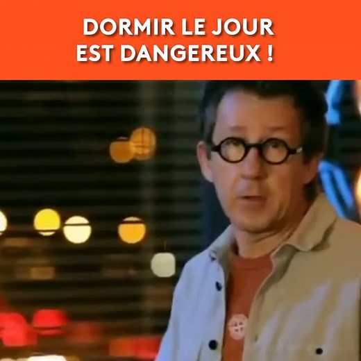 Dormir le jour est dangereux ?huùan #cestpassorcier #Jamy #science #animals « C’est pas sorcier », le magazine de la science et de la découverte présenté par Fred, Jamy et Sabine. A bord de leur camion laboratoire, les trois présentateurs nous emmènent vers des sites insolites et spectaculaires pour nous expliquer le monde qui nous entoure. Retrouvez les émissions sur : https://www.youtube.com/user/cestpassorcierftv Suivez-nous sur Facebook https://www.facebook.com/cestpassorcier/ | C'est pas so