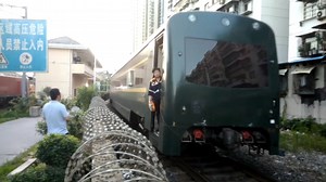 【中国铁路】贴脸开大！轨道检查车999290挂T290执行完京广线的检测任务后由东风7B6061推送回库