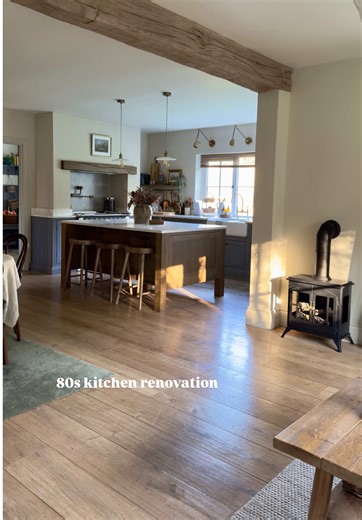 Transforming an 80s Kitchen into an Open Space