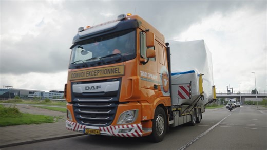 87K views · 740 reactions | 8,000 kg of pure training power, lifted over fences and rolled through walls. Our first Airbus A350 simulator is officially here! ️✈️ #KLM #Airbus #A350 | KLM Royal Dutch Airlines | Facebook