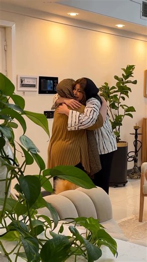 ‎Yegane monfared | یگانه منفرد‎ | ‎اولین کسی ک بهش خبر دادم مامانم بود 🥹♥️‌ ‌ ‌از زمانی ک واسه من افتادم تو چالش ناباروری یعنی درست وقتی ک اولین بارداریم خارج رحمی شد و لولمو...‎ | Instagram