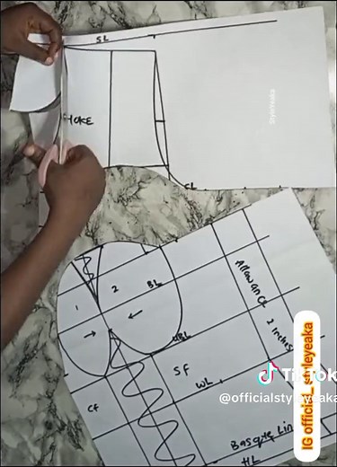 deep neck line corset with basque waist line #viral #beginnersfriendly #diy #fyp #corset