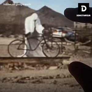 1M views · 5.2K reactions | Cet homme nous dévoile les secrets de Google Earth !  | Demotivateur | Facebook